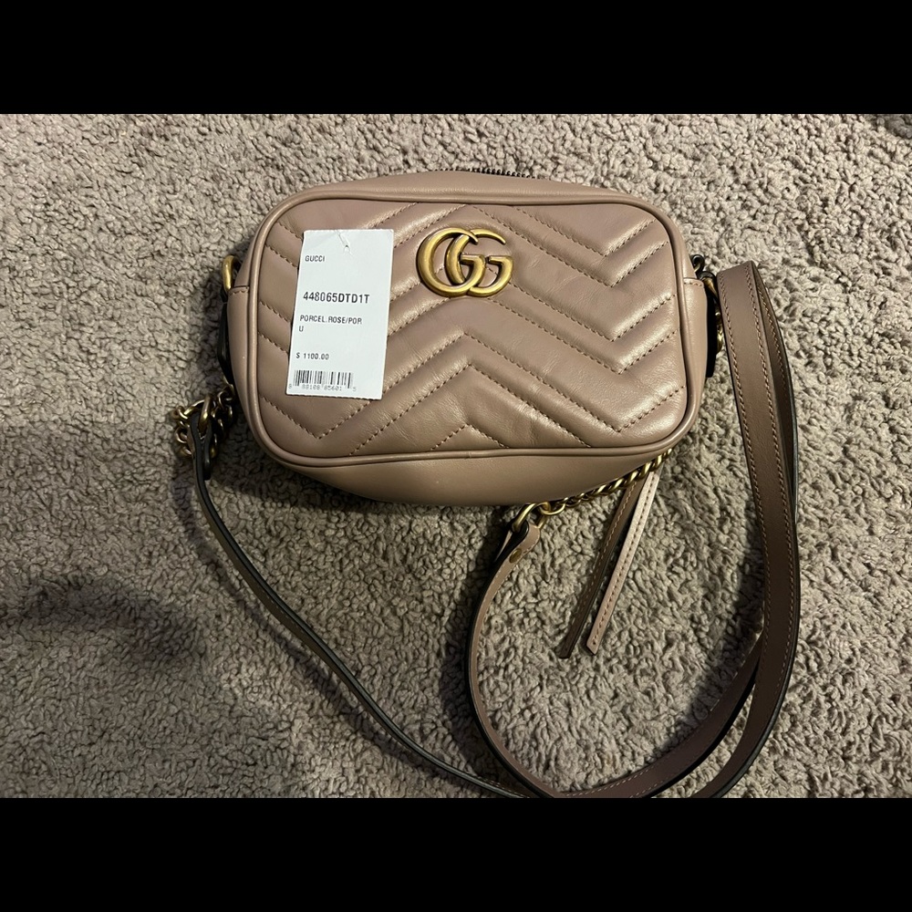 EUC condition, GG bag. authentic! Purchased at Nordstrom.
